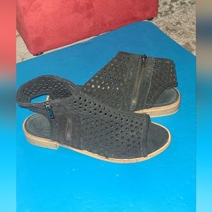 Musse and Cloud sandals